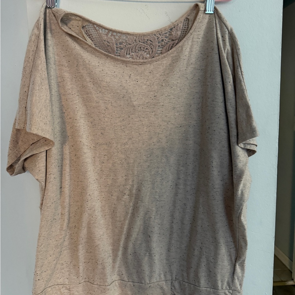 Apt. 9 Women’s Short Sleeve Lace backside Size XL - Picture 2 of 3